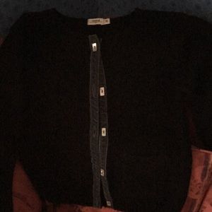 Beautiful sweater never worn in black